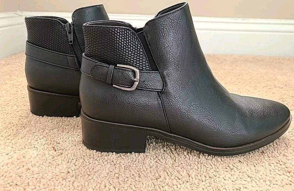 Beartraps Marconi Ankle Boots Women's Size 8.5M Buckle Side Zip Black 2" Heel  - Image 3 of 4