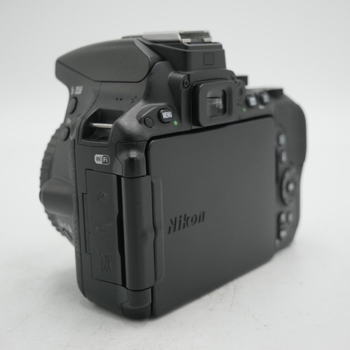 Nikon D5500 DSLR Camera (Body Only) *USED* - Picture 5 of 12