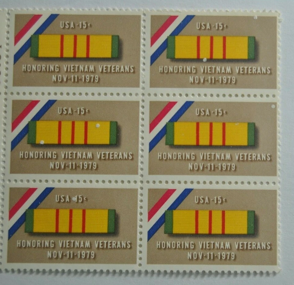USA 15 Cent Stamp Block of 6 HONORING VIETNAM VETERANS Scott 1802 - Image 4 of 4