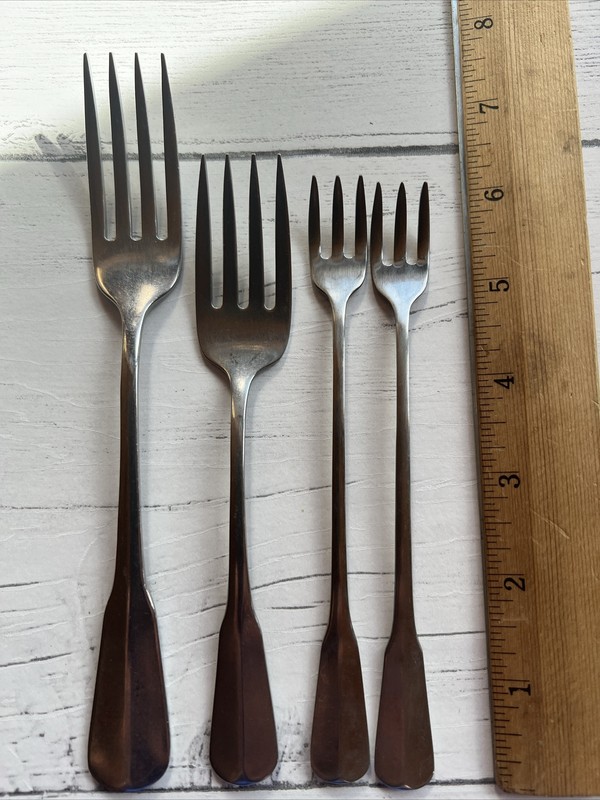 4 Forks Oneida COLONIAL ARTISTRY Stainless Distinction Deluxe Flatware HH