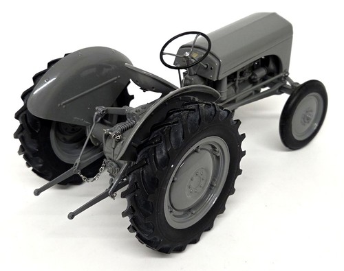 UH 1/16 - Massey Ferguson TEA-20 1949 Little Grey Diecast Scale model Tractor - Picture 6 of 10