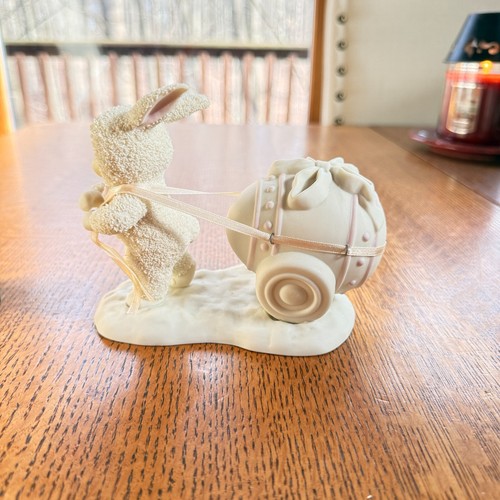 Department 56 Snowbunny 'Easter Delivery' Pulling Egg. Mint - Picture 5 of 10