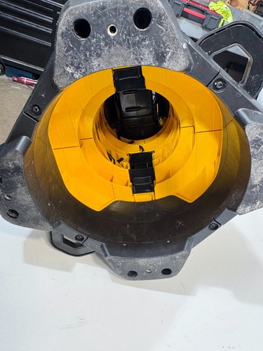 DEWALT DCL070T1 20V MAX FLEXVOLT Luce LED Bluetooth SOLO STRUMENTO - Foto 4 di 10