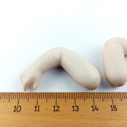 Antique porcelain dollhouse doll arms, elastic-fixing, 1.85", marked "20-15" - Picture 4 of 5