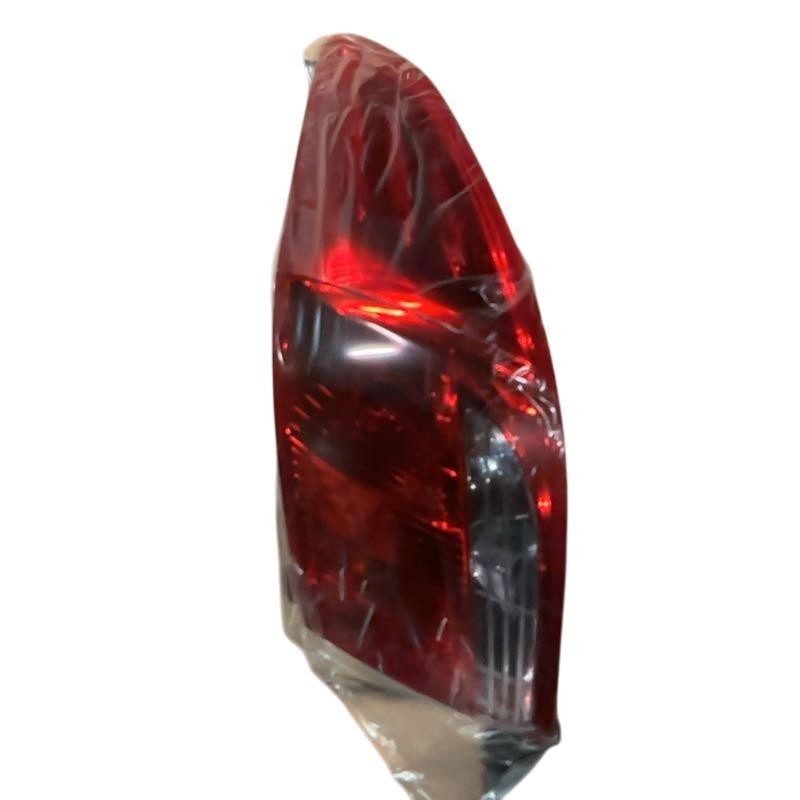 Feu arrière droit cassé sur Peugeot 408 ? Remplacez le bloc optique étanche OEM 9675935180