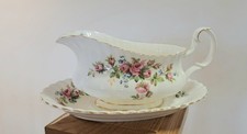 ROYAL ALBERT MOSS ROSE GRAVY BOAT AND UNDERPLATE.  VGC.