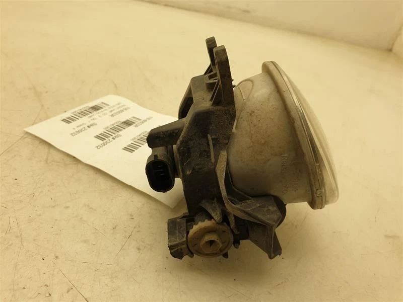 16-23 TOYOTA COROLLA PASSENGER RIGHT BUMPER MOUNTED LAMP - Image 4 of 4