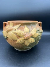 🌸 Roseville Pottery Clematis Jardiniere No. 667-5–Brown–Double Handled-VTG