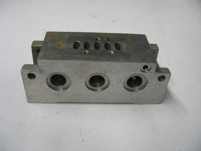 AUTOMATIC VALVE B6876-014 MANIFOLD BASE WITH PILOT 1/4NPT Q0311