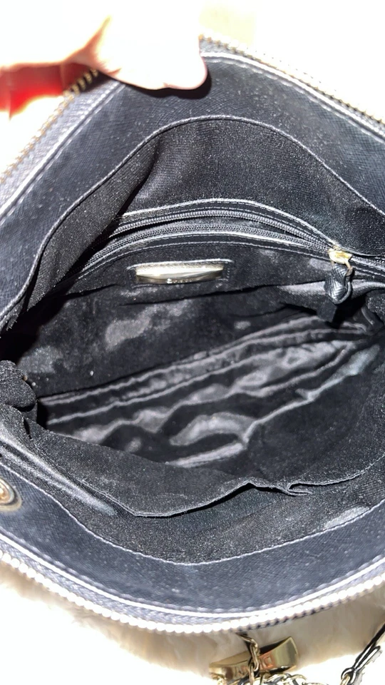 DKNY  Quilted Soft Leather Handbag Chain Straps Crossbody Bag - Image 4 of 4