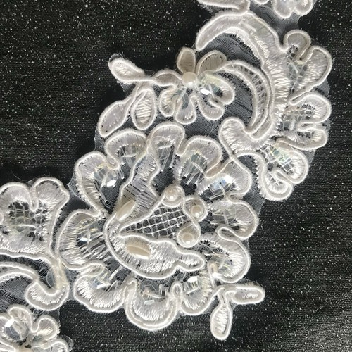 One Pair Ivory Beaded/Sequin Wedding Lace Appliqué Motifs - Picture 3 of 4