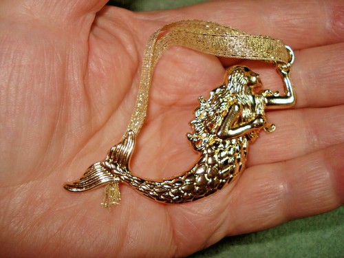 6 1/2" Drop Gold Plated 3" Mermaid Glitzy Christmas Decoration - Bild 1 von 5
