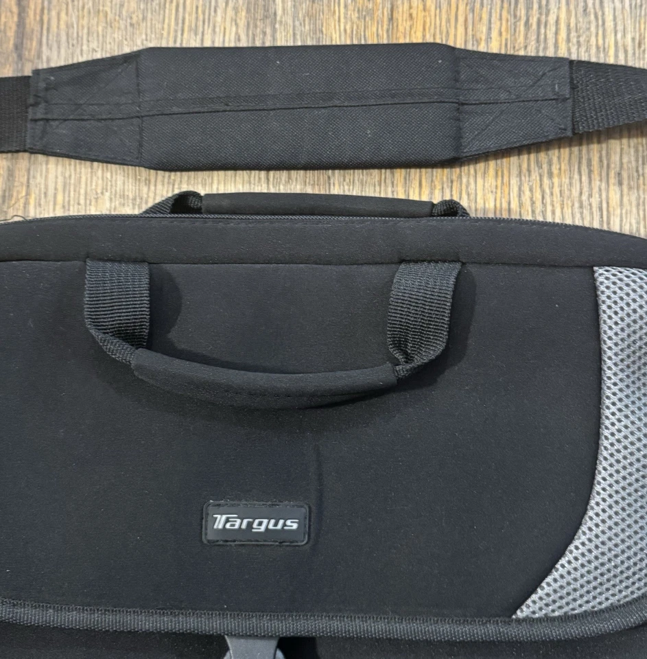 Targus 15.4” Black Laptop Shoulder Carrying Case Bag Mod# CVR200-91 - Image 4 of 4