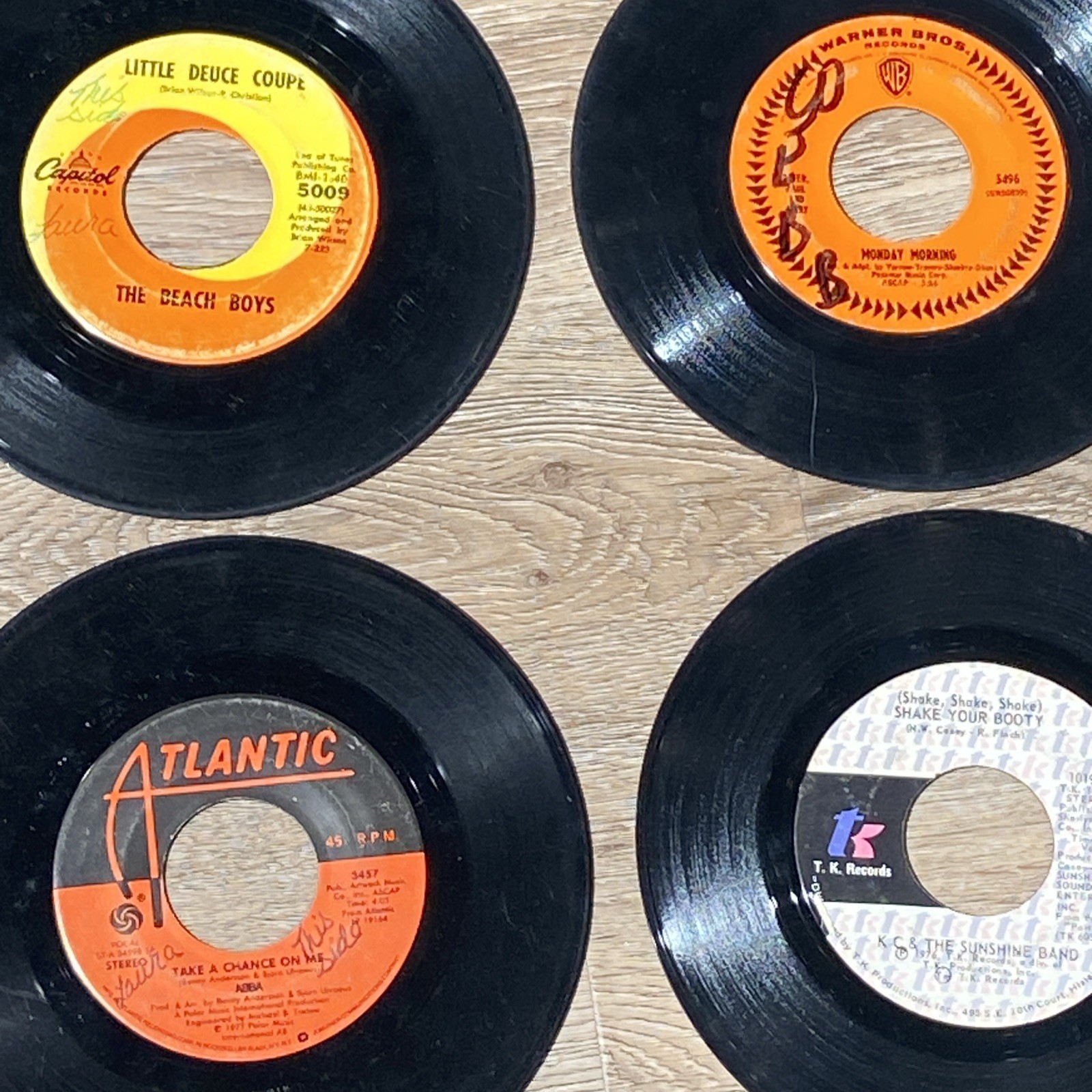 Lot Of 16 45s, 50s-70s Ronettes Abba Beach Boys Miracles Jackson 5