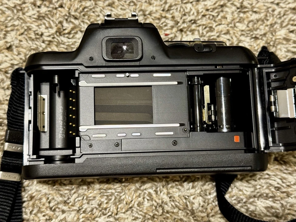 Nikon N4004s AF 35mm SLR Film Camera 35-80mm Lens-Film Tested & Working!! - Image 4 of 4