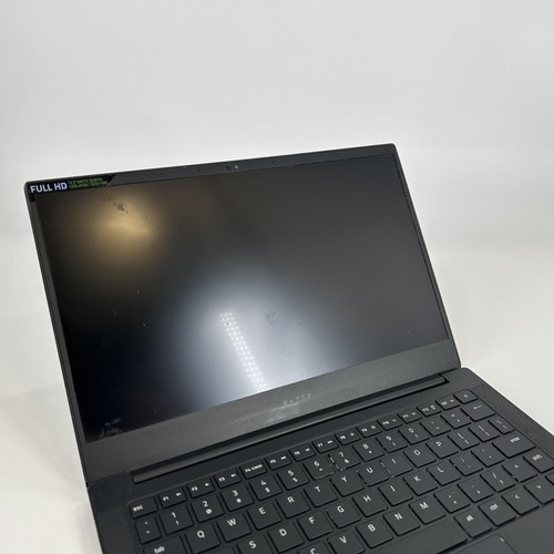 Razer Blade Stealth 12 FHD 1,80 GHz i7-8565U 16 GB 256 GB SSD GeForce MX150 - Bueno - Imagen 5 de 13