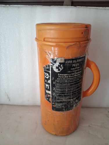 WATER-JEL FIRE BLANKET-PLUS WORSTED WOOL ONE STYLE 7260 6' X 5' SIZE - Picture 4 of 8