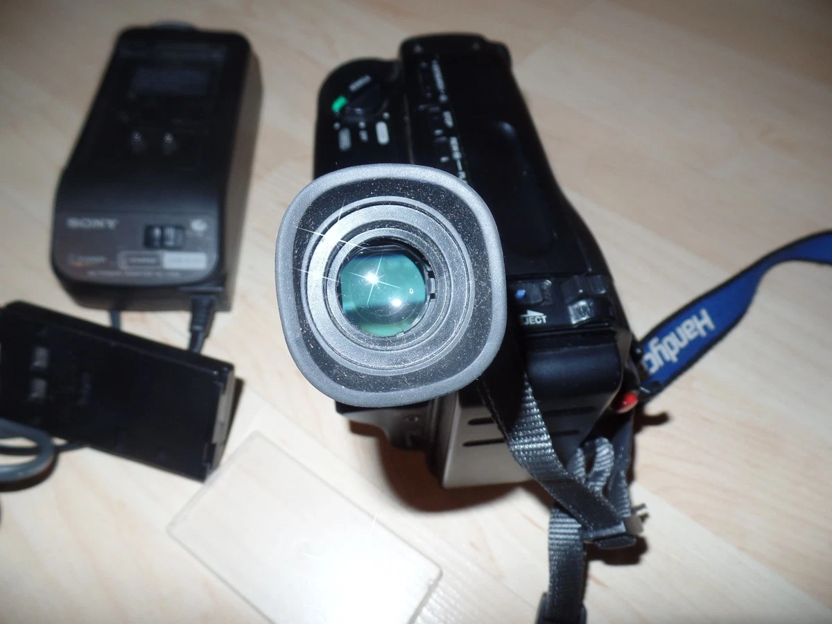 MODELO VIDEOCÁMARA SONY HANDYCAM VIDEO 8. CCD-TR330E PAL