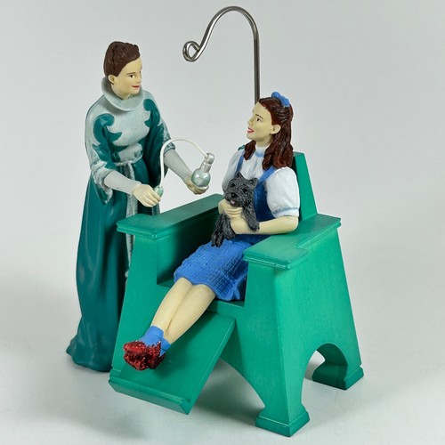 2008 Esmerald City Style Hallmark Ornament - Dorothy y Toto El Mago de Oz - Imagen 3 de 12