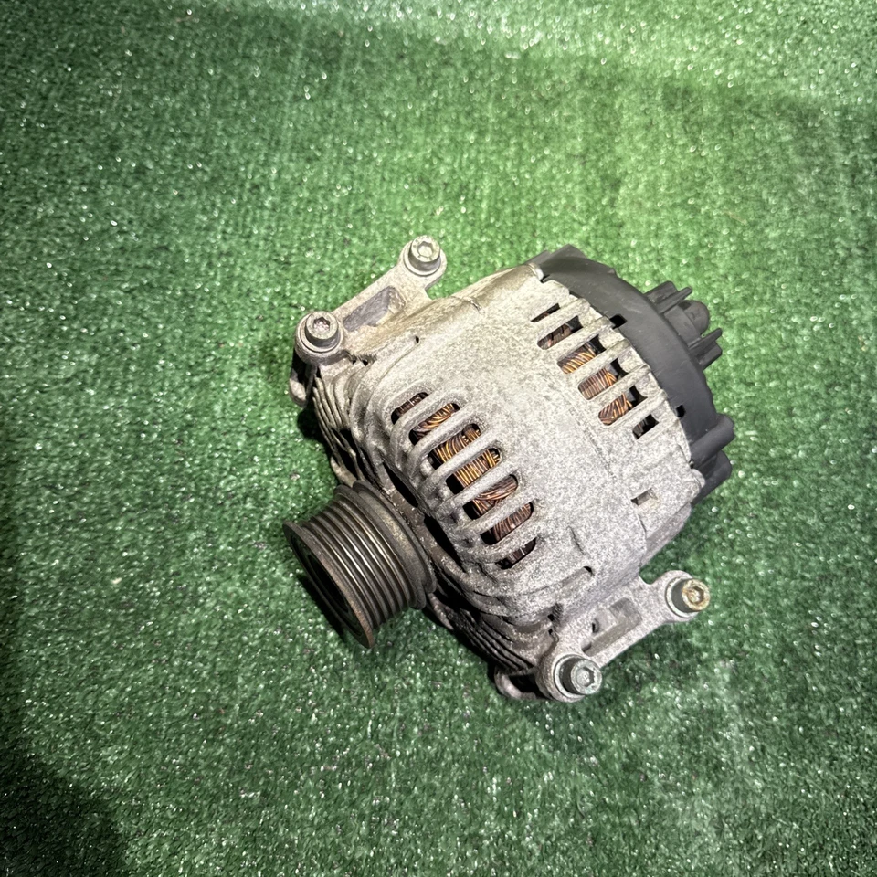 2002 - 2008 奥迪 A4 Quattro B7 交流发电机原始设备制造商 06D903016 — 第 2/4 张图片