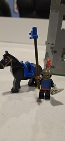 LEGO 6074 Black Falcons Fortress 98%.