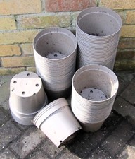 100 used, 3 Litre, 19 cm, Flat Base, Round Plastic Plant Flower Nursery Pots