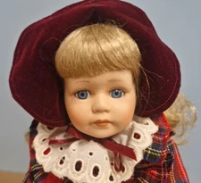 The Leonardo Collection - Lisa Porcelain Doll - 13"/33cm