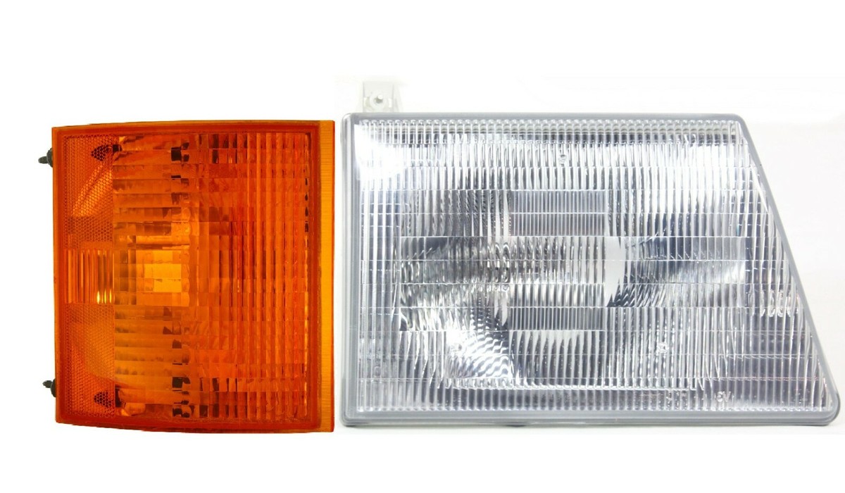 HOLIDAY RAMBLER ADMIRAL 1999 2000 2001 RIGHT HEADLIGHT HEAD LIGHT 