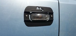 Land Rover Discovery TD5 Side Repeater Light Guards Land Rover Discovery TD5 Side Repeater Light Guards