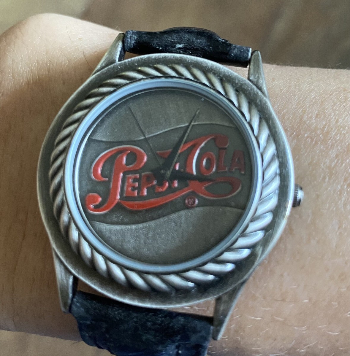 Vintage 1980s Pepsi-Cola Analog Watch With Original Box | eBay display picture 2