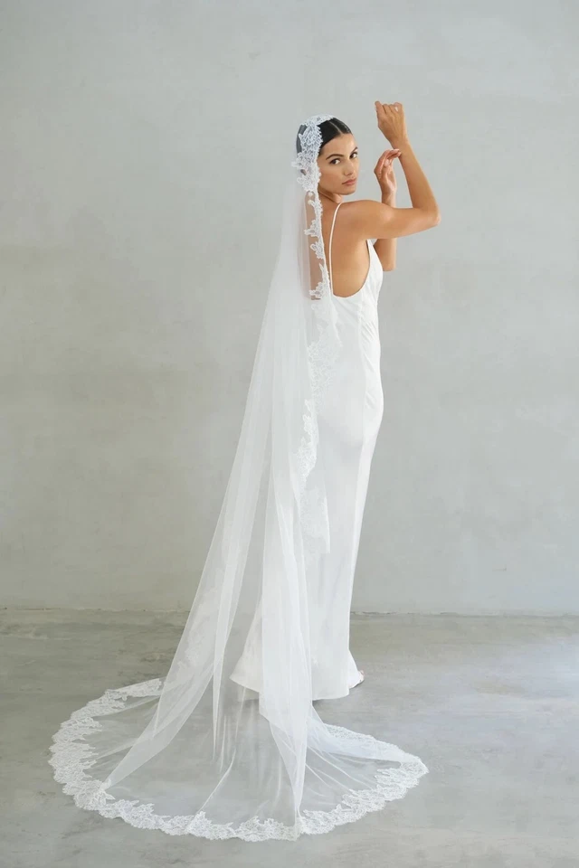 French Lace Mantilla Veil One Tier Bridal Veil Lace Trim - Image 4 of 4