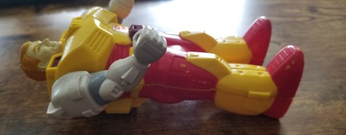 BUMBLEBEE G1 Transformers TF Pretenders Series 1989 Complete Action Figure - Picture 7 of 12