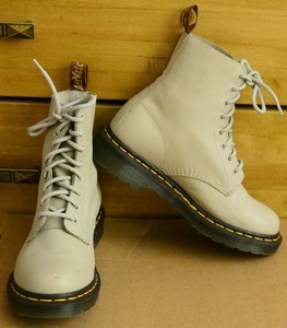 dr martens pascal beige