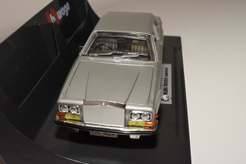 A7 1:22 BBURAGO BURAGO 3003 ROLLS ROYCE CAMARGUE GRIS METÁLICO COMO NUEVO - Imagen 2 de 6