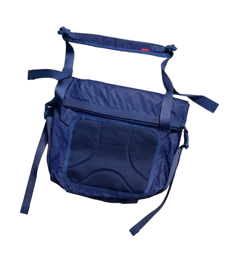 Supreme Waterproof Reflective Speckled Shoulder Bag Royal FW20 - Image 2 of 3