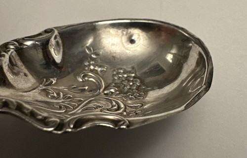 Baker Manchester Sterling Silver Berry Serving Spoon 14 g - Picture 11 of 11
