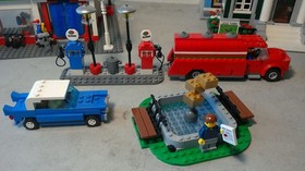 Lego 10184 50 Year Town Plan with Box And Certificate Letter 