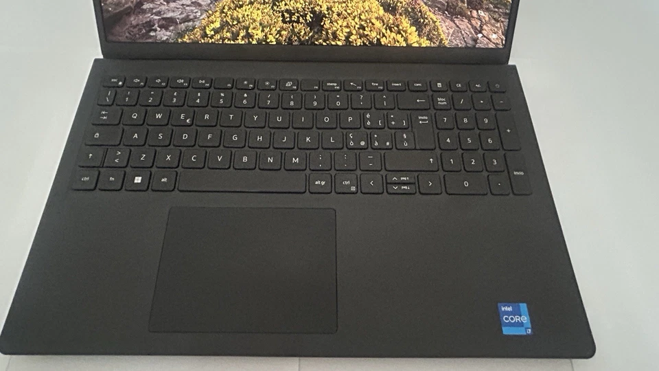 Dell Vostro 3520 15,6" (256 GB SSD, Intel Core i7-1255U, 4,70GHz, 16GB RAM)... - Immagine 3 di 3
