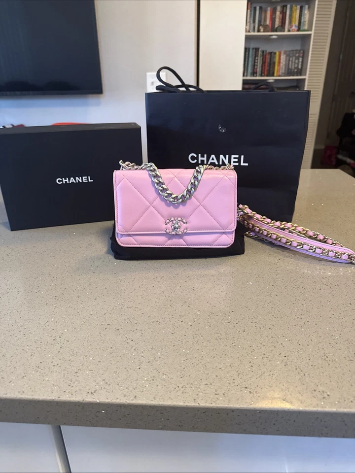 Chanel Bolso Cartera con Cadena Bandolera Rosa Acolchado Foto 2 de 4