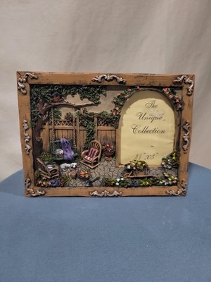 Vintage THE UNIQUE COLLECTION RESIN GARDEN PHOTO FRAME COTTAGE GARDEN