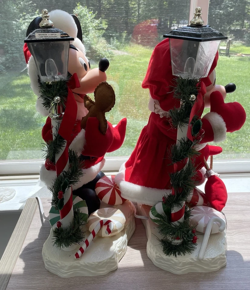 Santa's Best 1996 Animated 21" Christmas Mickey& Minnie Mouse w Light Post WORKS - Image 2 of 4