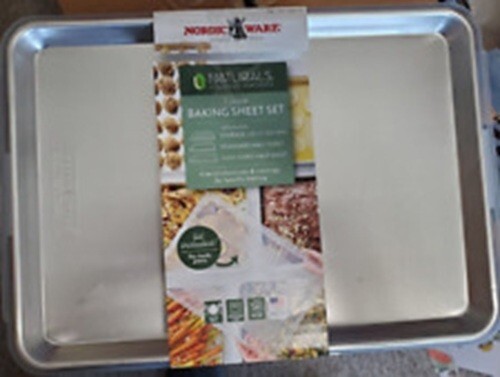 Nordic Ware Naturals 3-Piece Baking Sheet Set With Lid - Picture 2 of 2