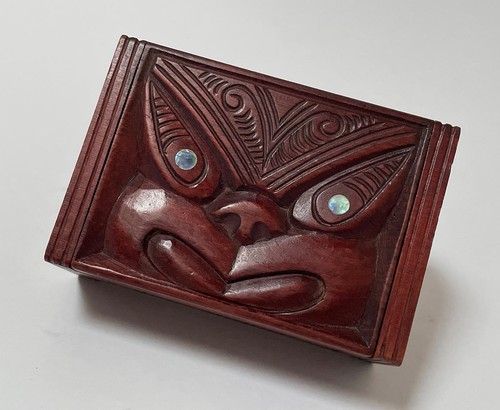 VINTAGE MAORI TIKI HAND CARVED WOODEN FEATHER TRINKET BOX NEW ZEALAND TRIBAL