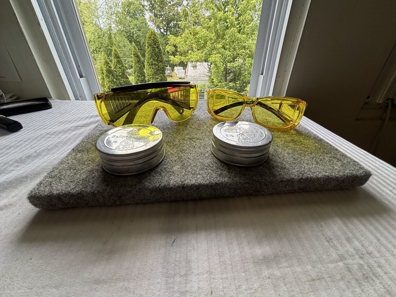 BUNDLE OF BALINE DIAVOLO 5 1/2 TINS PLUS 2 SETS OF PROTECTIVE GLASSES