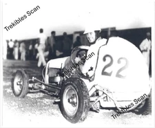 Tom Cherry in his #22 Offenhauser Midget Race Car 1949-50 8x10 Photo (220)