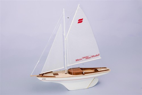 Lili Segelboot Aero Naut Schiff Yacht Holz RC NEU&OVP - Bild 1 von 6