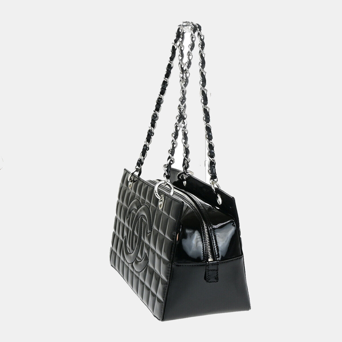 CHANEL CC Logo Chocolate Bar Chain Shoulder Bag Patent CHANEL CC Logo Chocolate Bar Chain Shoulder Bag Patent