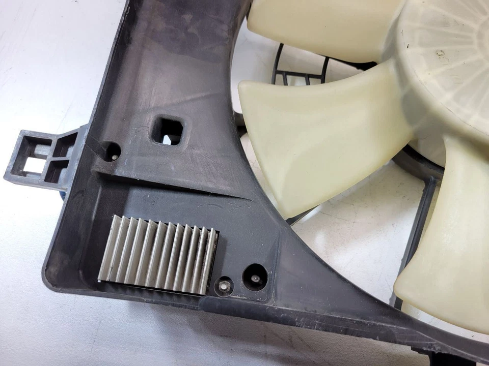 MAZDA 5 2006 2007 2008 2009 2010 MONTAJE VENTILADOR REFRIGERACIÓN LFB7-15-025B Foto 2 de 4