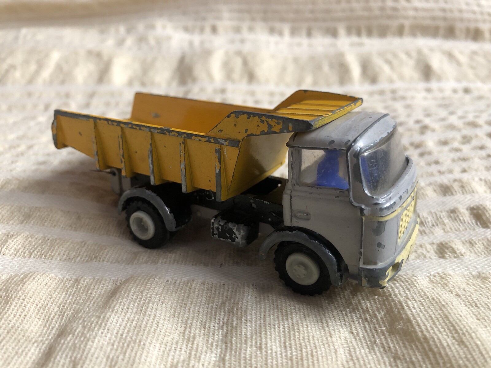 Picture 3 of 8