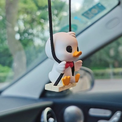   Schaukelente Als Hängendes Ornament Fürs Auto. Niedlicher